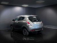 Usata Lancia Ypsilon Gold 69 CV (50 kW) 2022 Grigio scuro Utilitaria