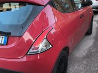 Usata Lancia Ypsilon 69 CV (50 kW) 2019 Rosso Utilitaria