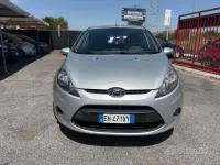 Gebraucht Ford Fiesta 68 PS (50 kW) 2011 Grau Limousine