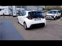 Usata Toyota Yaris Hybrid Active 92 CV (67 kW) 2025 Bianco Berlina