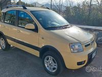Usata Fiat Panda 4x4 Climbing 74 CV (54 kW) 2011 Giallo Utilitaria