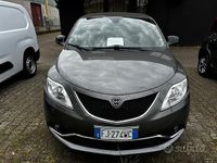 Usata Lancia Ypsilon Gold 69 CV (50 kW) 2017 Grigio Utilitaria