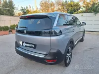 Usata Peugeot 5008 Allure 131 CV (96 kW) 2023 Grigio SUV