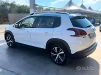 Usata Peugeot 2008 Allure 120 CV (88 kW) 2017 Bianco SUV
