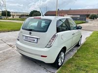 Usata Lancia Ypsilon 75 CV (55 kW) 2011 Bianco Utilitaria