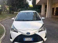 Usata Toyota Yaris Hybrid Cool 73 CV (53 kW) 2019 Berlina