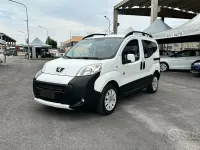 Usata Peugeot Bipper 75 CV (55 kW) 2012 Bianco Monovolume