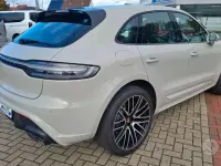Usado Porsche Macan 441 CV (324 kW) 2022 Gris SUV