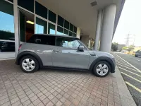 Usata Mini ONE Essential 75 CV (55 kW) 2022 Moon walk Utilitaria