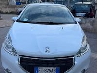 Usata Peugeot 208 Active 81 CV (59 kW) 2014 Bianco Utilitaria