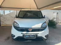 Usata Fiat Doblò Lounge 120 CV (88 kW) 2019 Bianco Monovolume