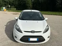 Usata Ford Fiesta Titanium 68 CV (50 kW) 2011 Bianco Berlina