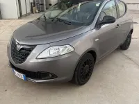 Usata Lancia Ypsilon Gold 69 CV (50 kW) 2015 Grigio Utilitaria