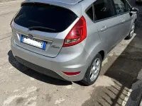 Usata Ford Fiesta Titanium 95 CV (69 kW) 2010 Grigio Berlina