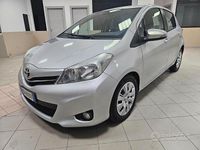 Usata Toyota Yaris Lounge 90 CV (66 kW) 2013 Grigio Utilitaria