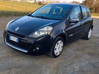 Usata Renault Clio II Dynamique 75 CV (55 kW) 2011 Nero Berlina