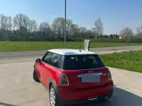 Usata Mini Cooper D 109 CV (80 kW) 2008 Rosso Utilitaria