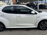 Gebraucht Toyota Yaris Hybrid Trend 92 PS (67 kW) 2021 Weiß Limousine