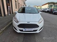 Usata Ford Fiesta Titanium 80 CV (58 kW) 2014 Bianco Berlina