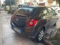 Usata Opel Corsa Edition 65 CV (47 kW) 2013 Grigio Utilitaria