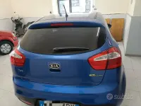 Usata Kia Rio 75 CV (55 kW) 2012 Bluazzurro Berlina