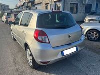 Usata Renault Clio II 75 CV (55 kW) 2011 Argento Berlina