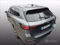 Usata VW Passat Business 150 CV (110 kW) 2024 Grigio Station wagon