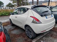 Usata Lancia Ypsilon 80 CV (58 kW) 2016 Bianco Utilitaria