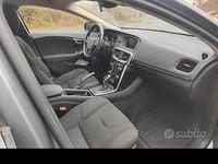 Usata Volvo V40 120 CV (88 kW) 2018 Grigio Berlina