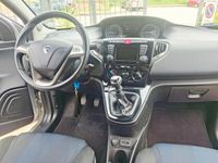 Usata Lancia Ypsilon Gold 69 CV (50 kW) 2018 Argento Utilitaria