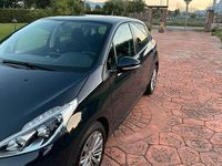 Usata Peugeot 208 Allure 82 CV (60 kW) 2018 Blu Utilitaria