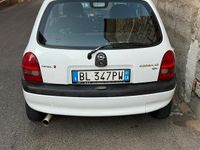 Usata Opel Corsa Edition 45 CV (33 kW) 2000 Bianco Utilitaria
