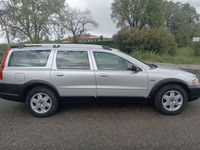 usata Volvo XC70 V702.4 d5 Momentum awd 185cv