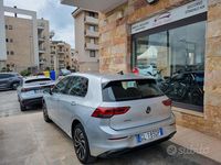 Usata VW Golf VIII Life 116 CV (85 kW) 2022 Grigio Berlina