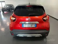 Usata Renault Captur Zen 90 CV (66 kW) 2018 Rosso SUV