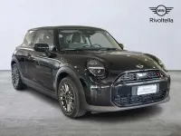 Usata Mini Cooper Essential 204 CV (150 kW) 2024 Midnight black ii Utilitaria
