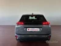 Usata Peugeot 2008 Active 102 CV (75 kW) 2024 Grigio SUV
