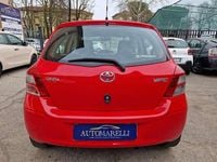 Usata Toyota Yaris Sol 101 CV (74 kW) 2011 Rosso Utilitaria