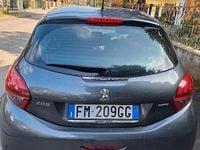 Usata Peugeot 208 82 CV (60 kW) 2017 Grigio Utilitaria