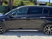 Usata Fiat Tipo Cross 100 CV (73 kW) 2022 Nero Berlina