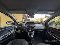 Usata Lancia Ypsilon 95 CV (69 kW) 2015 Bianco Utilitaria