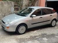 Usata Ford Focus Ambiente 90 CV (66 kW) 2001 Grigio Berlina