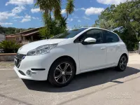 Usata Peugeot 208 Active 68 CV (50 kW) 2014 Bianco Utilitaria