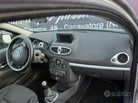 Usata Renault Clio II 75 CV (55 kW) 2011 Grigio Berlina