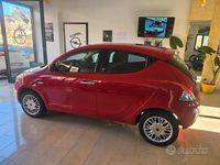 Usata Lancia Ypsilon Silver 69 CV (50 kW) 2017 Rosso Utilitaria