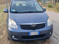 Usata Toyota Corolla Verso 2003 Blu Monovolume