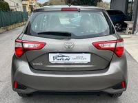 Usata Toyota Yaris Active 69 CV (50 kW) 2018 Marrone Berlina