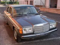 Usata Mercedes E230 136 CV (100 kW) 1982 Marrone Berlina