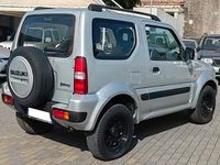 Usata Suzuki Jimny 86 CV (63 kW) 2008 Argento SUV