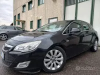 Usata Opel Astra Cosmo 130 CV (95 kW) 2013 Nero Berlina
